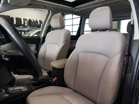 Used 2017 Subaru Forester 2.5i Premium AWD/4WD image 23