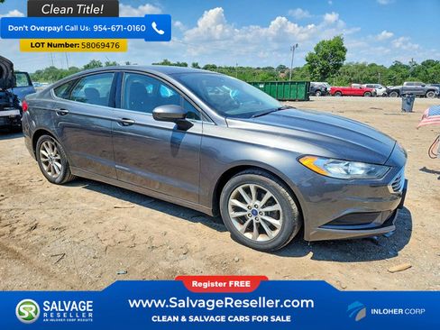 Used 2017 Ford Fusion SE w/ Fusion SE Technology Package FWD image 5