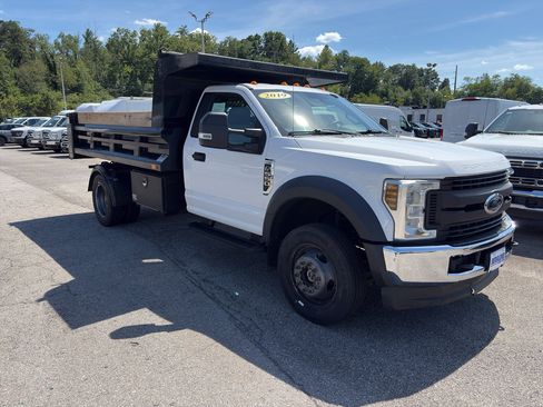 Used 2019 Ford F550 4x4 Regular Cab Super Duty image 3