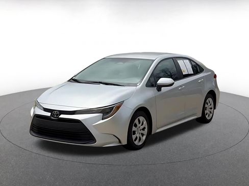 Used 2023 Toyota Corolla LE FWD image 8
