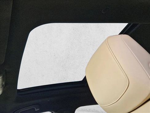 Used 2017 Cadillac XT5 Luxury w/ Driver Awareness Package image 16