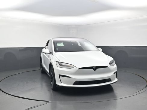 Used 2023 Tesla Model X AWD/4WD image 4