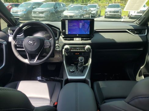 Used 2025 Toyota RAV4 XSE w/ Advanced Technology Package AWD/4WD image 17