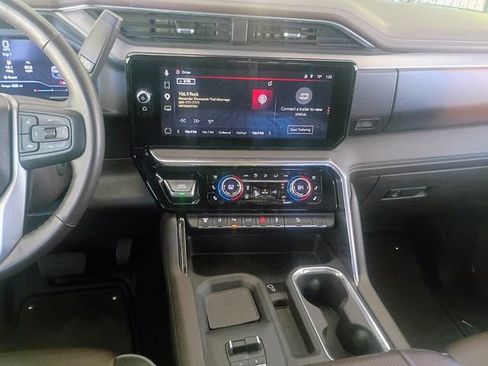 Used 2024 GMC Sierra 2500 Denali w/ Denali Reserve Package AWD/4WD image 32