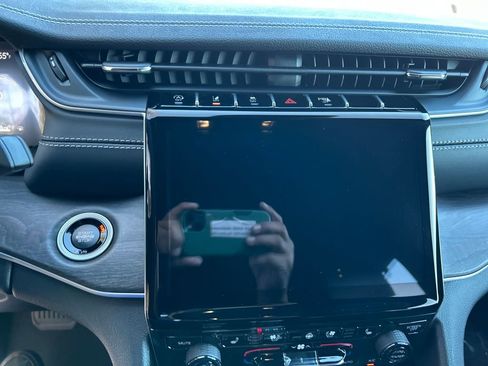 New 2025 Jeep Grand Cherokee L Limited w/ Luxury Tech Group II image 16