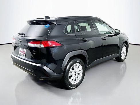 Used 2023 Toyota Corolla Cross LE w/ Moonroof Package AWD/4WD image 18
