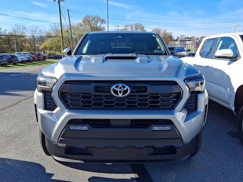 New 2025 Toyota Tacoma TRD Sport image 2