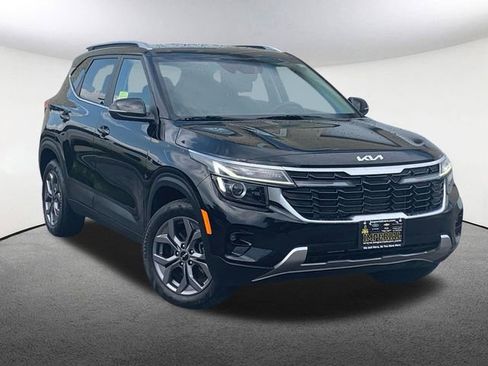 Used 2024 Kia Seltos S image 2