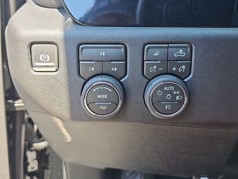 Used 2026 Chevrolet Silverado 2500 LT w/ Trail Boss Package AWD/4WD image 31
