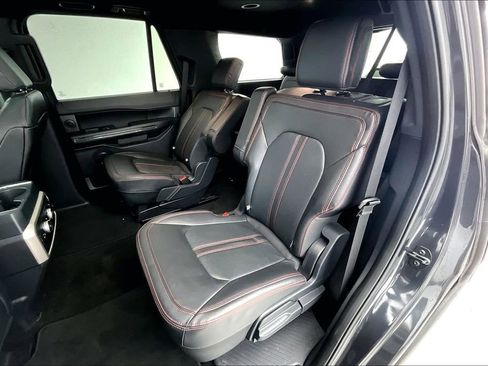 Used 2023 Ford Expedition Limited image 32
