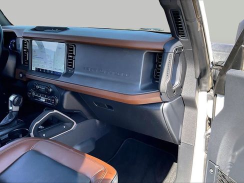 Used 2024 Ford Bronco Outer Banks AWD/4WD image 17
