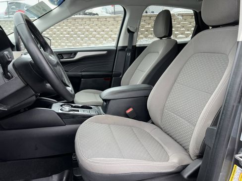 Certified 2022 Ford Escape SE w/ SE Sport Appearance Package image 3
