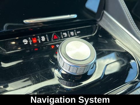 Used 2023 Jeep Wagoneer Series III w/ Preferred Equipment Group image 14