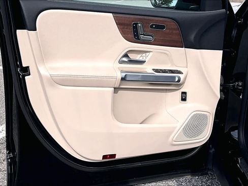 Certified 2023 Mercedes-Benz GLB 250 4MATIC image 22