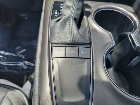 Used 2024 Toyota Camry SE FWD image 31