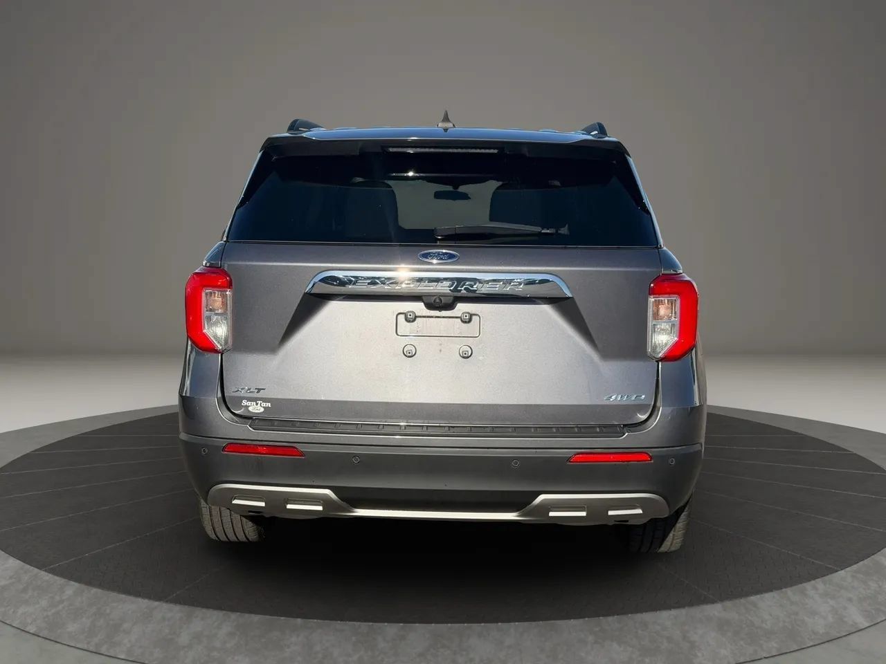 Used 2021 Ford Explorer XLT w/ Equipment Group 202A AWD/4WD image 5