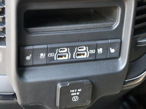 Used 2025 RAM 1500 Limited AWD/4WD image 36