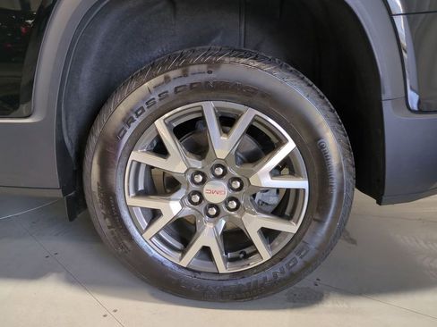 Used 2023 GMC Acadia SLE w/ Driver Convenience Package image 17