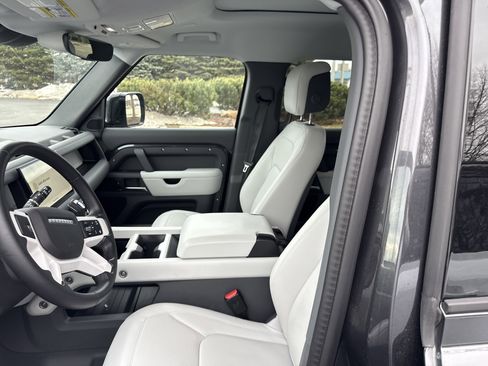 New 2025 Land Rover Defender 110 S image 7