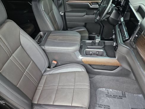 Certified 2025 Chevrolet Silverado 1500 High Country w/ Midnight Edition AWD/4WD image 18