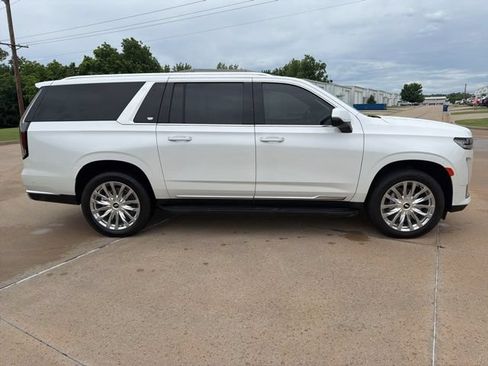 Used 2024 Cadillac Escalade ESV Premium Luxury AWD/4WD image 6