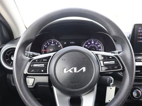 Used 2023 Kia Forte LXS image 18