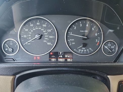 Used 2014 BMW 320i Sedan RWD image 11