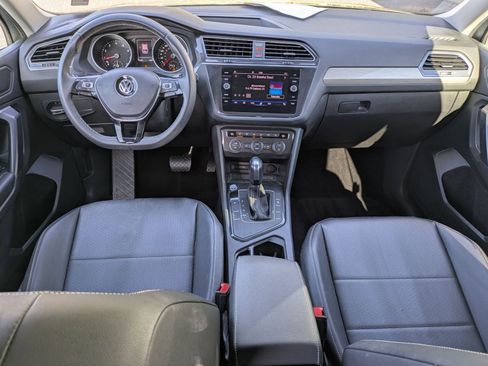 Used 2021 Volkswagen Tiguan SE image 22