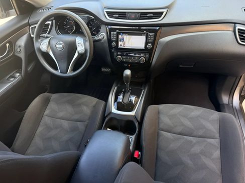 Used 2016 Nissan Rogue SV w/ SV Premium Package AWD/4WD image 3