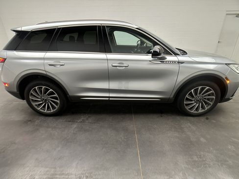 Used 2023 Lincoln Corsair Reserve AWD/4WD image 10