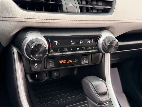 Used 2021 Toyota RAV4 XLE w/ Convenience Package image 20