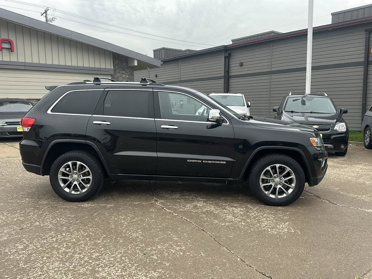 Used 2015 Jeep Grand Cherokee Limited AWD/4WD image 2
