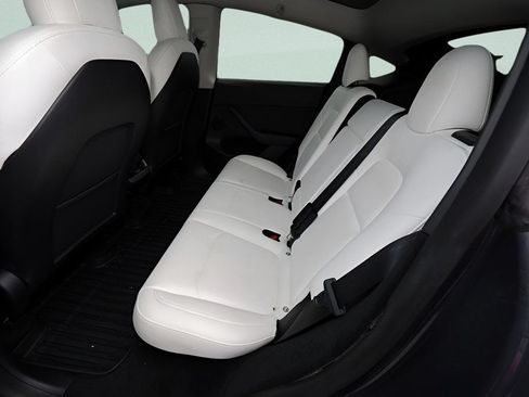 Used 2023 Tesla Model Y Long Range AWD/4WD image 13