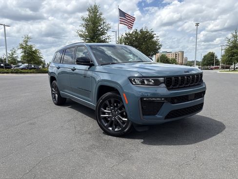 Used 2026 Jeep Grand Cherokee L Limited AWD/4WD image 2