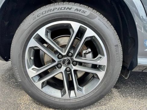 Certified 2025 Audi Q5 Premium w/ Convenience Package AWD/4WD image 13