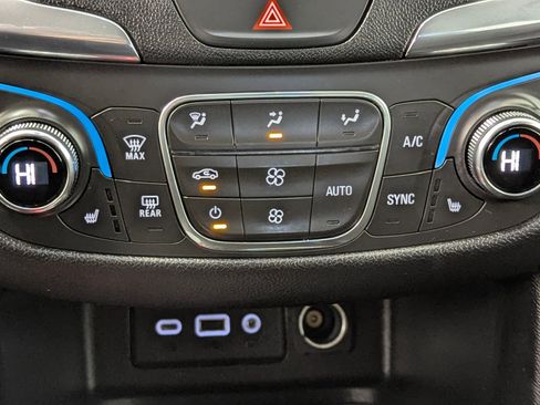 Used 2020 Chevrolet Equinox LT image 28