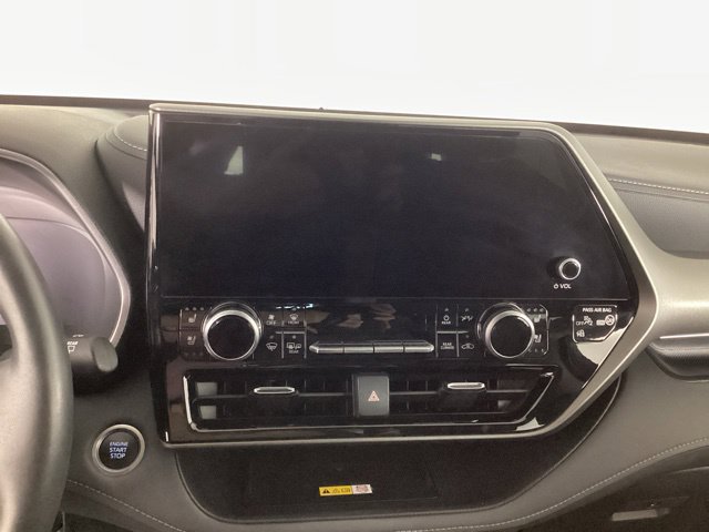 Used 2024 Toyota Highlander Limited AWD/4WD image 18
