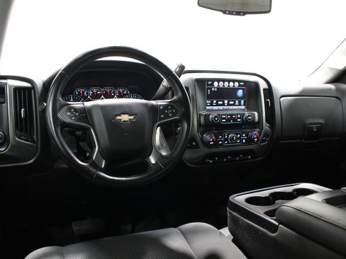 Used 2015 Chevrolet Silverado 1500 LT w/ LT Convenience Package AWD/4WD image 2