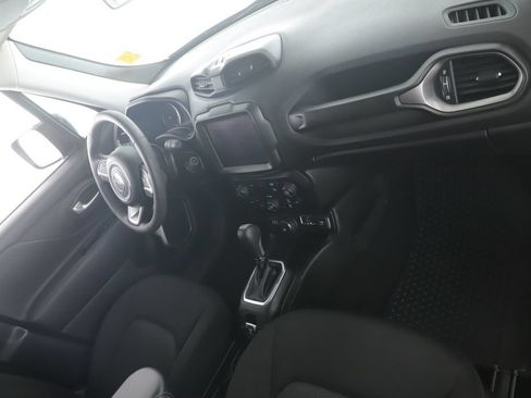 Used 2023 Jeep Renegade Latitude AWD/4WD image 26