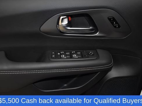 New 2026 Chrysler Pacifica Select AWD/4WD image 30