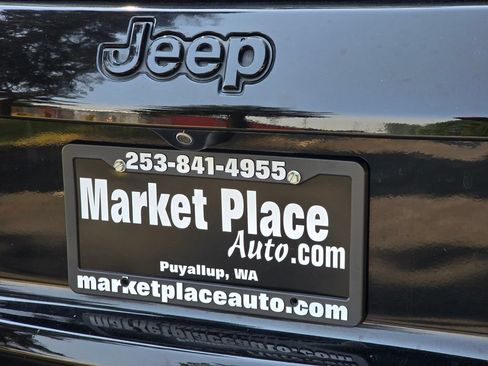 Used 2021 Jeep Compass Latitude FWD image 17