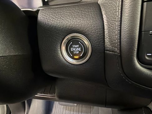 Used 2021 GMC Yukon Denali w/ Denali Premium Package AWD/4WD image 15