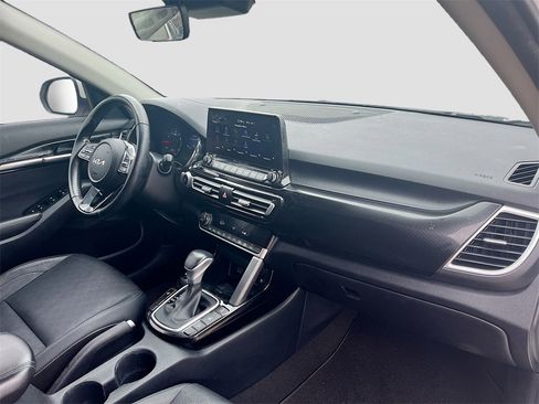 Used 2023 Kia Seltos EX image 29