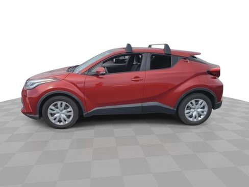 Used 2020 Toyota C-HR LE FWD image 4