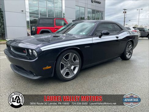 Used 2012 Dodge Challenger R/T RWD image 1