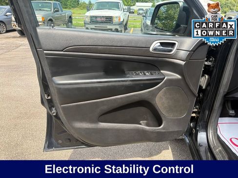 Used 2018 Jeep Grand Cherokee Altitude AWD/4WD image 20