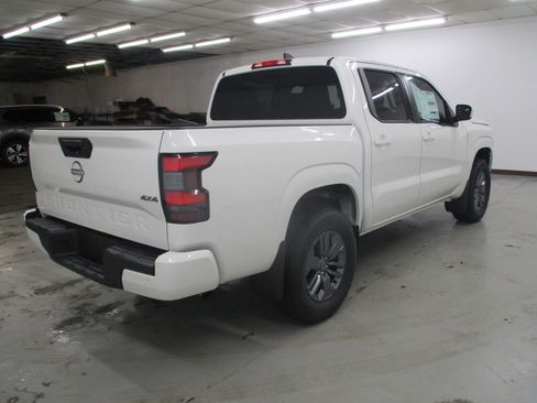 New 2025 Nissan Frontier SV image 7