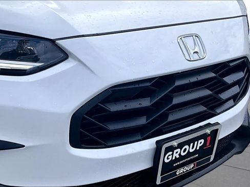 Certified 2025 Honda HR-V Sport image 29