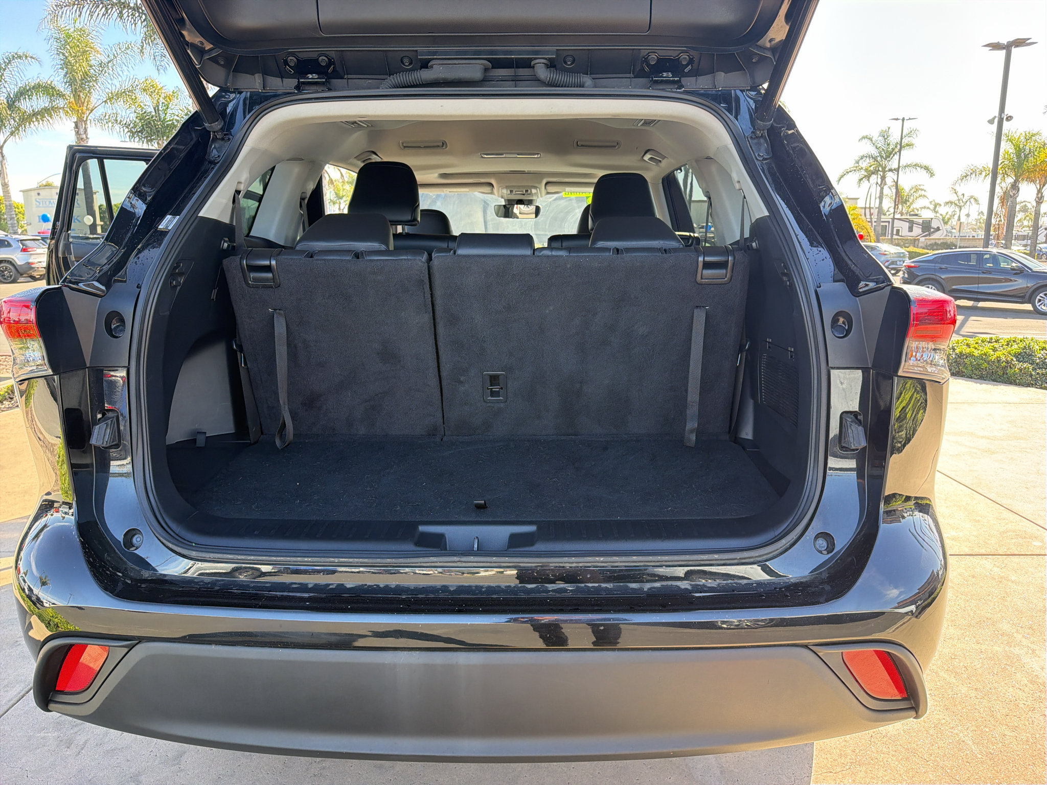 Used 2023 Toyota Highlander XLE FWD image 18