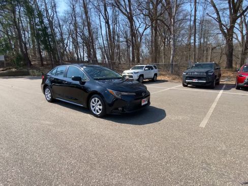 Used 2024 Toyota Corolla LE image 8